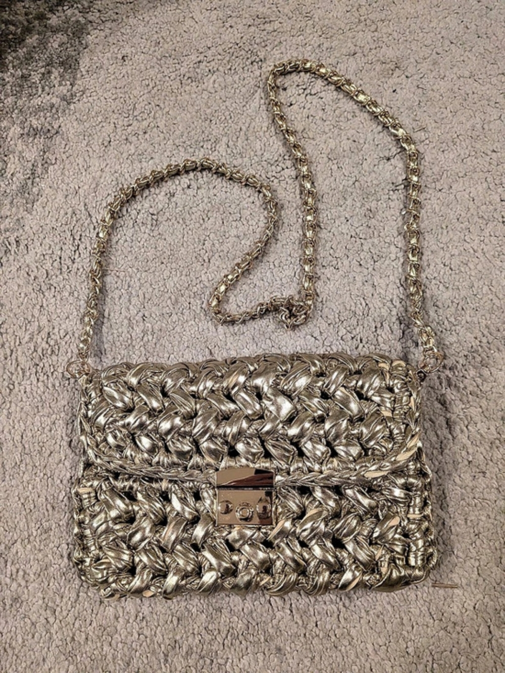 Metallic Chain Clutch in Gold Like New30